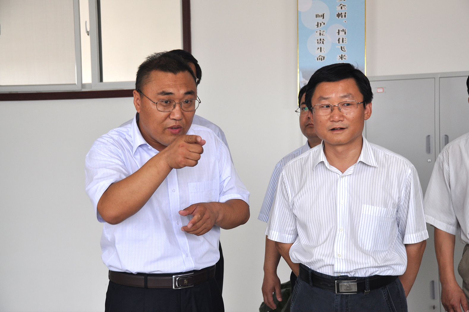 5、原廣饒縣委書記現(xiàn)東營市政法委書記田和友到公司視察指導(dǎo).jpg